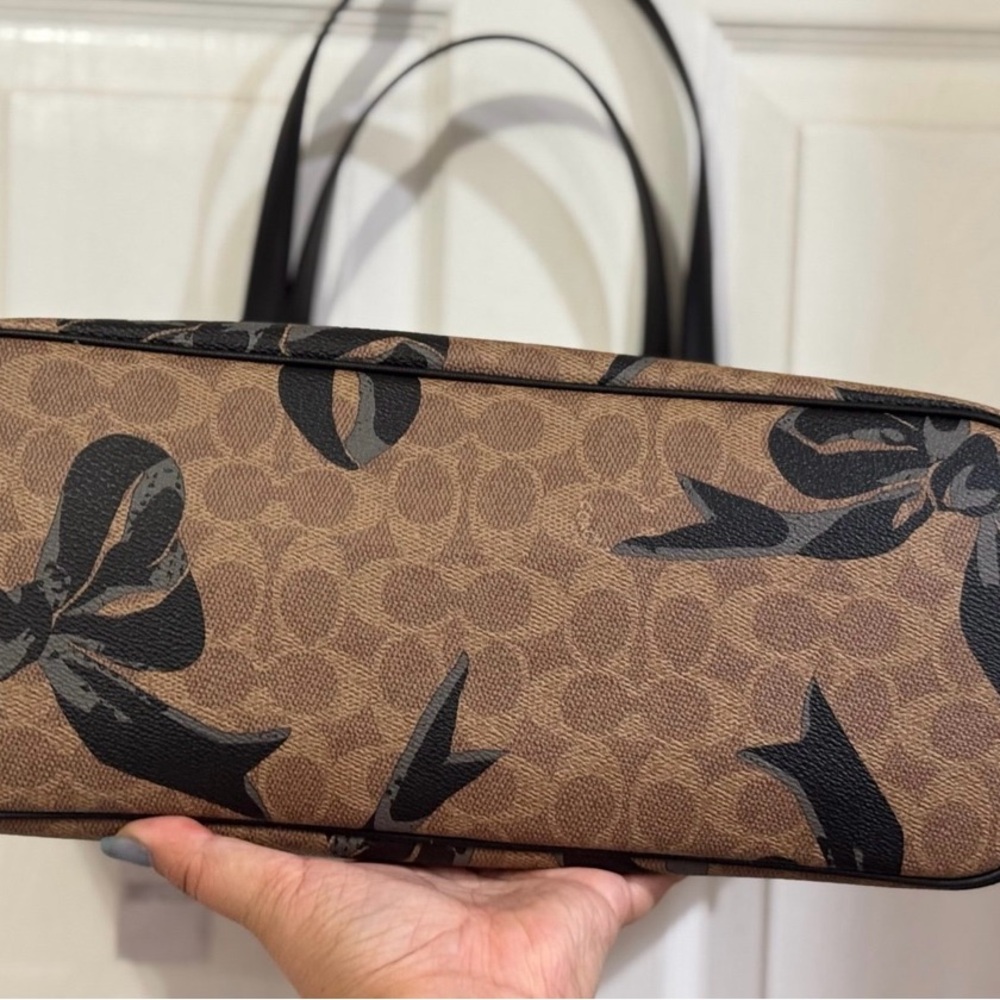 NWT Coach Gallery Tote Bag In Signature Canvas With Bow Print CZ174 - Picture 7 of 12